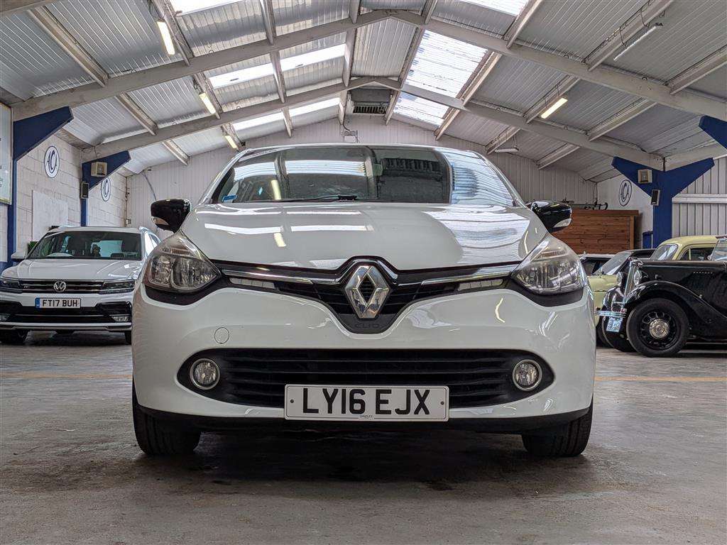 <p>2016 RENAULT CLIO DYNAMIQUE NAV 16V</p>