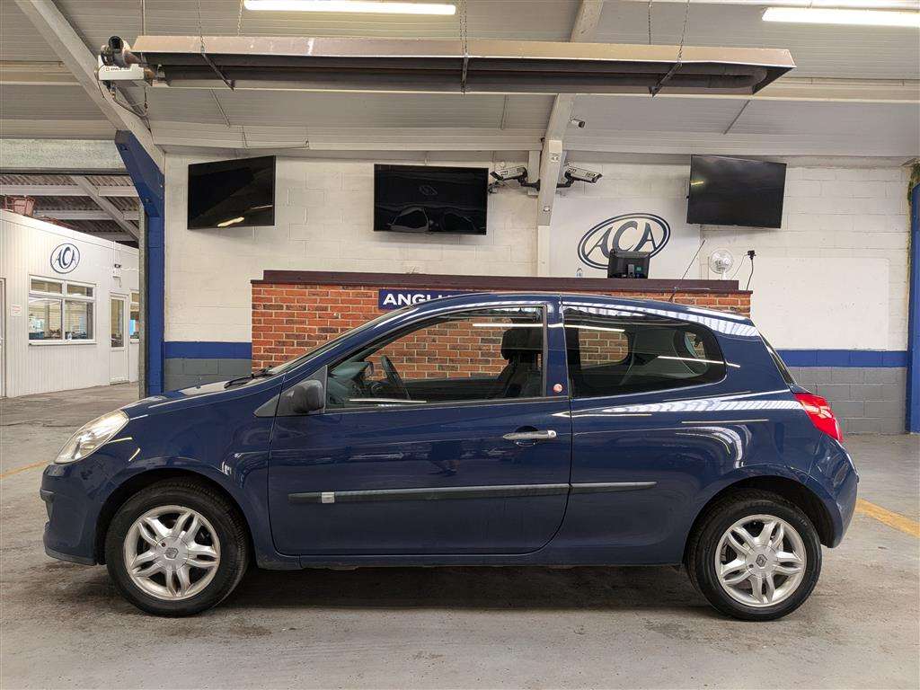 <p>2007 RENAULT CLIO TOMTOM 75 16V</p>