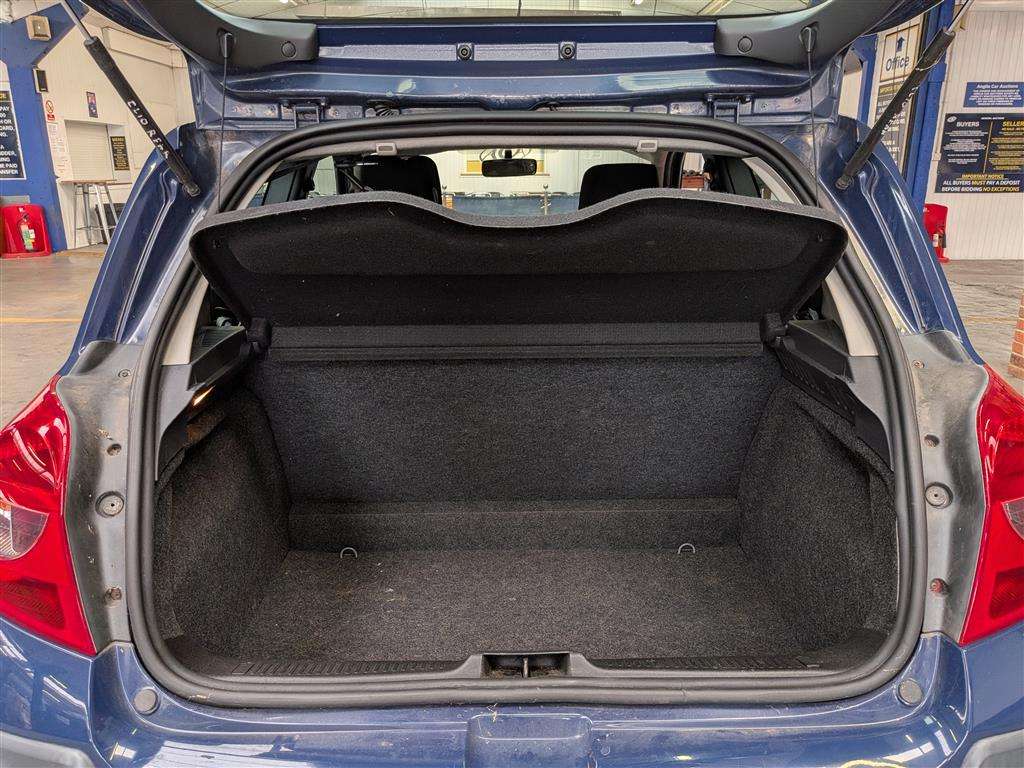 <p>2007 RENAULT CLIO TOMTOM 75 16V</p>