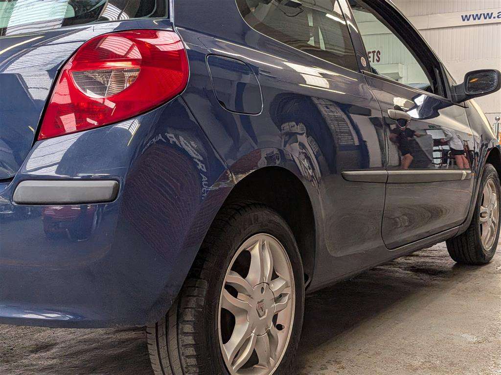<p>2007 RENAULT CLIO TOMTOM 75 16V</p>