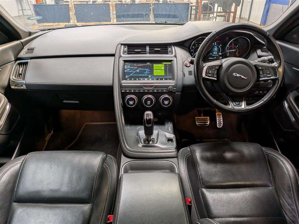 <p>2019 JAGUAR E-PACE R-DYNAMIC SE D AWD</p>