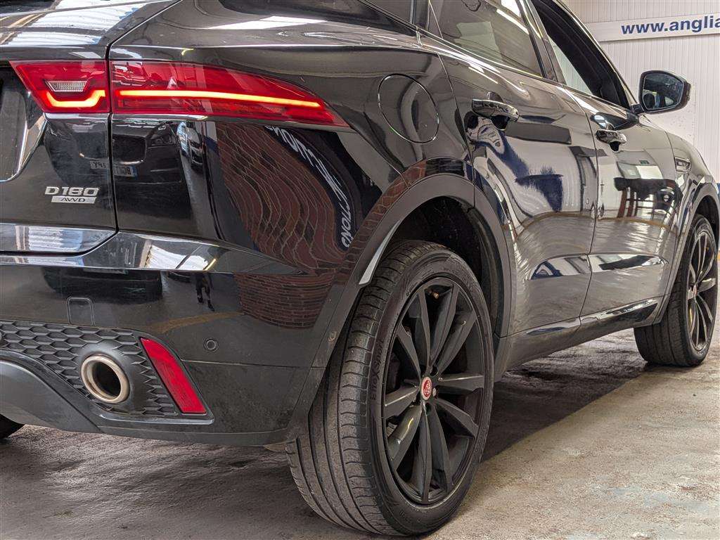 <p>2019 JAGUAR E-PACE R-DYNAMIC SE D AWD</p>