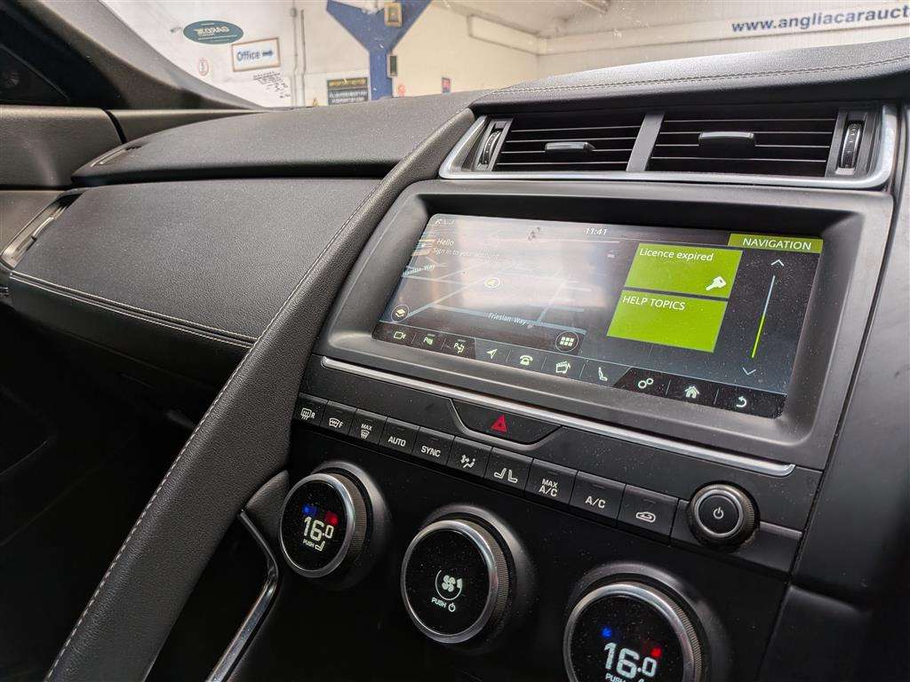 <p>2019 JAGUAR E-PACE R-DYNAMIC SE D AWD</p>