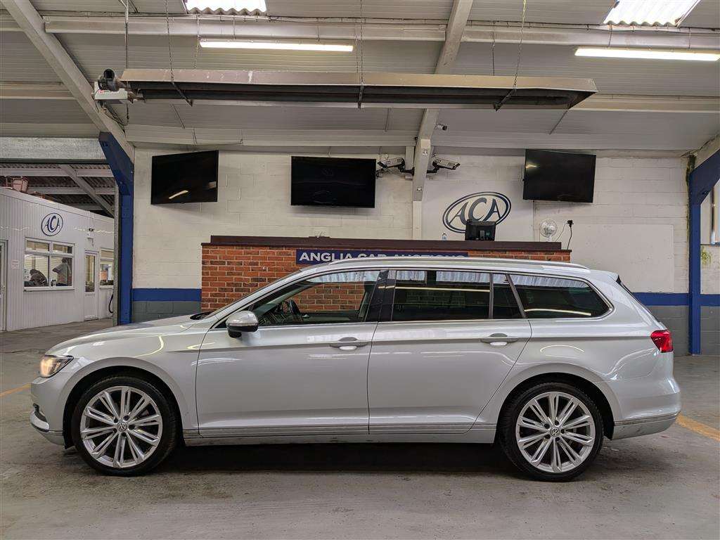 <p>2015 VOLKSWAGEN PASSAT GT TDI BLUEMOTION</p>