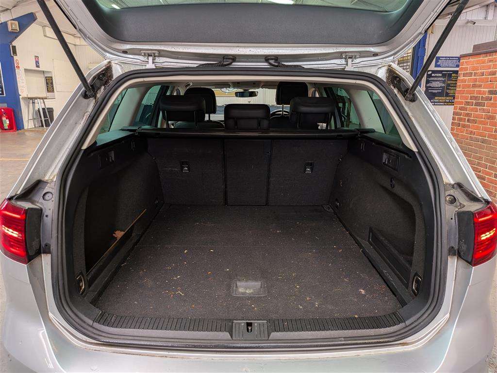<p>2015 VOLKSWAGEN PASSAT GT TDI BLUEMOTION</p>