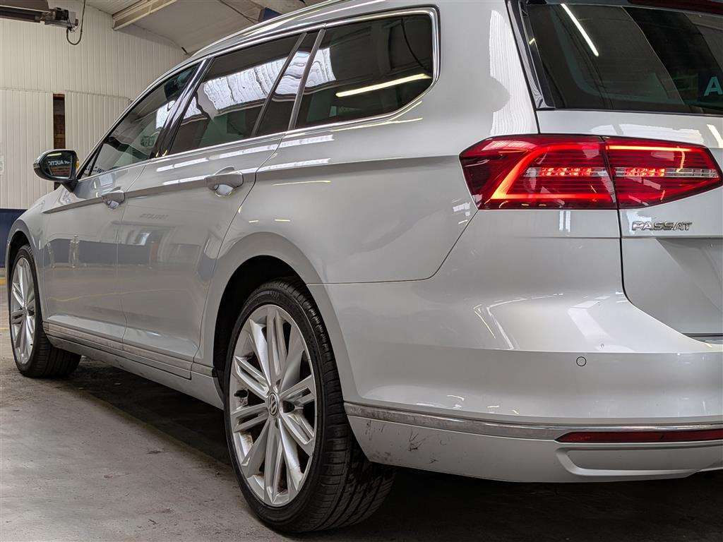 <p>2015 VOLKSWAGEN PASSAT GT TDI BLUEMOTION</p>