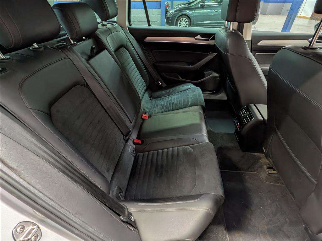 <p>2015 VOLKSWAGEN PASSAT GT TDI BLUEMOTION</p>