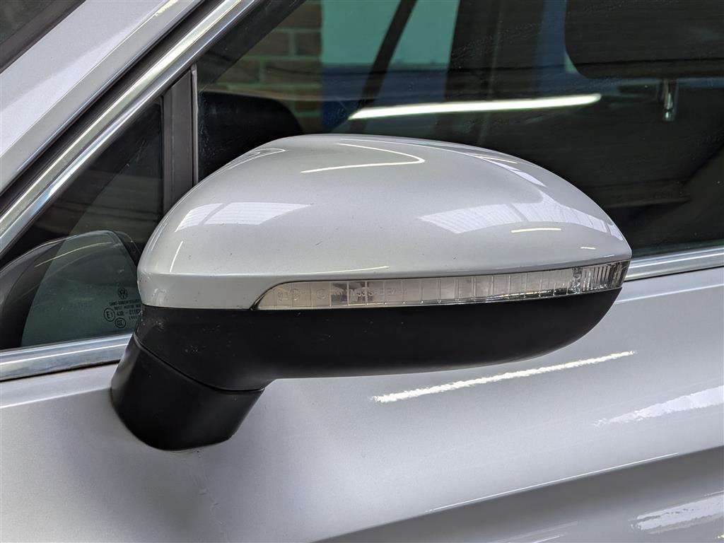 <p>2015 VOLKSWAGEN PASSAT GT TDI BLUEMOTION</p>