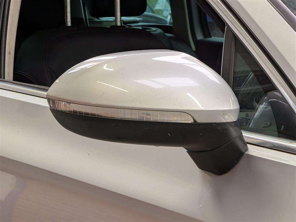 <p>2015 VOLKSWAGEN PASSAT GT TDI BLUEMOTION</p>