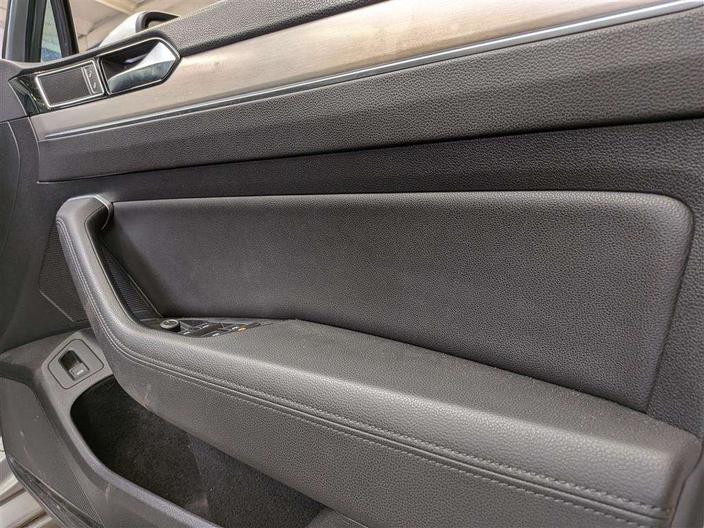 <p>2015 VOLKSWAGEN PASSAT GT TDI BLUEMOTION</p>