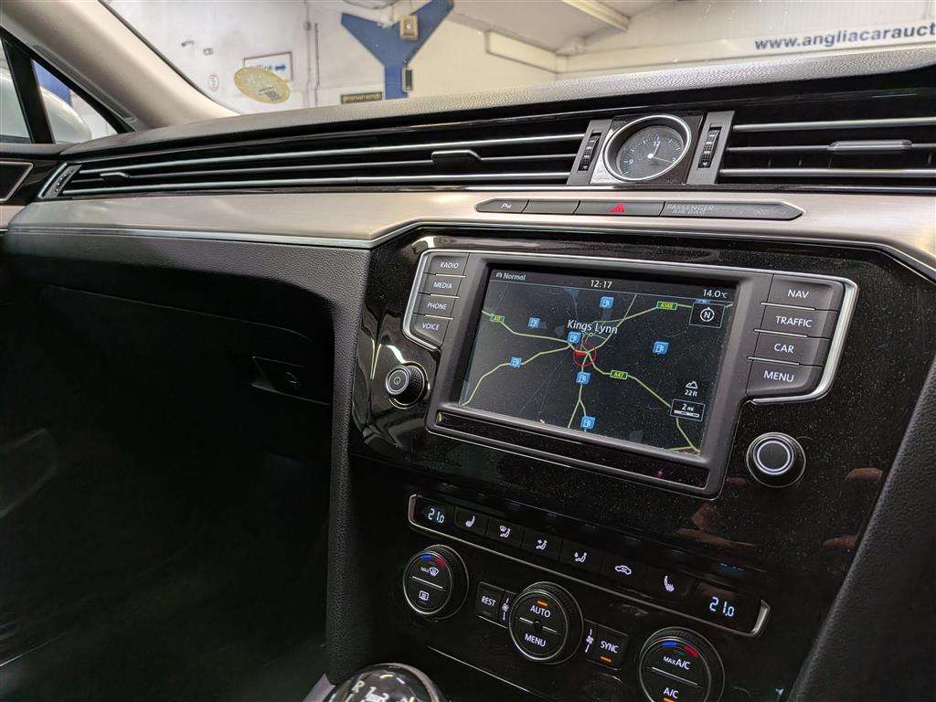 <p>2015 VOLKSWAGEN PASSAT GT TDI BLUEMOTION</p>