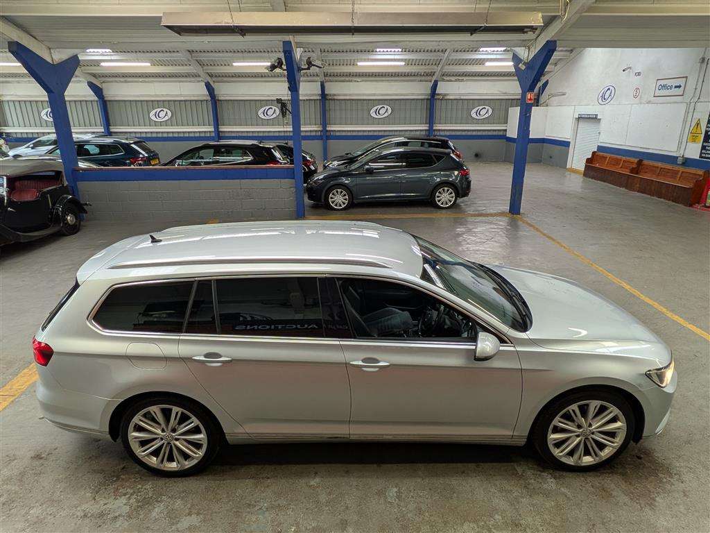 <p>2015 VOLKSWAGEN PASSAT GT TDI BLUEMOTION</p>