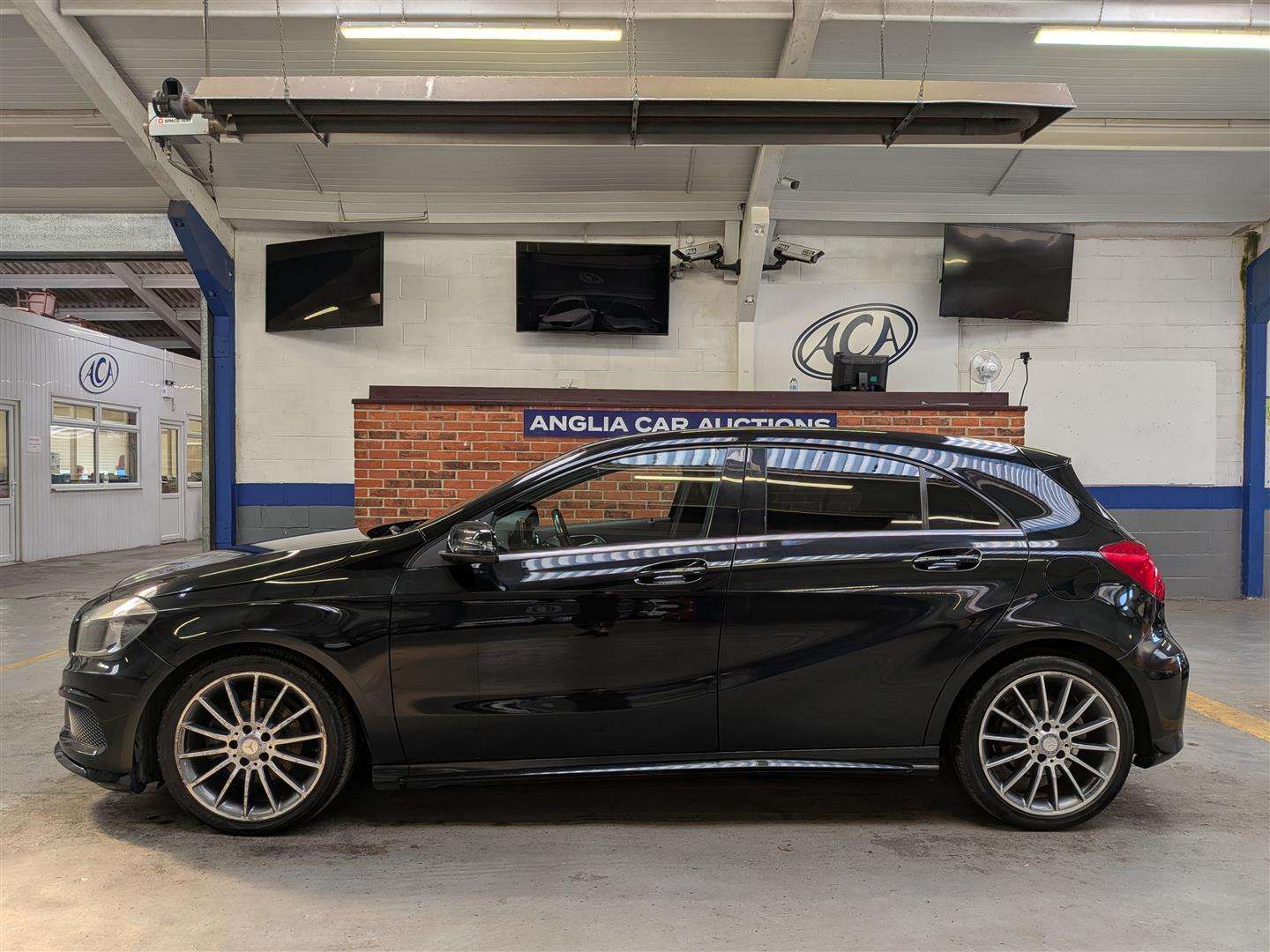 <p>2015 MERCEDES-BENZ A180 BLUE-CY AMG SPORT CD</p>