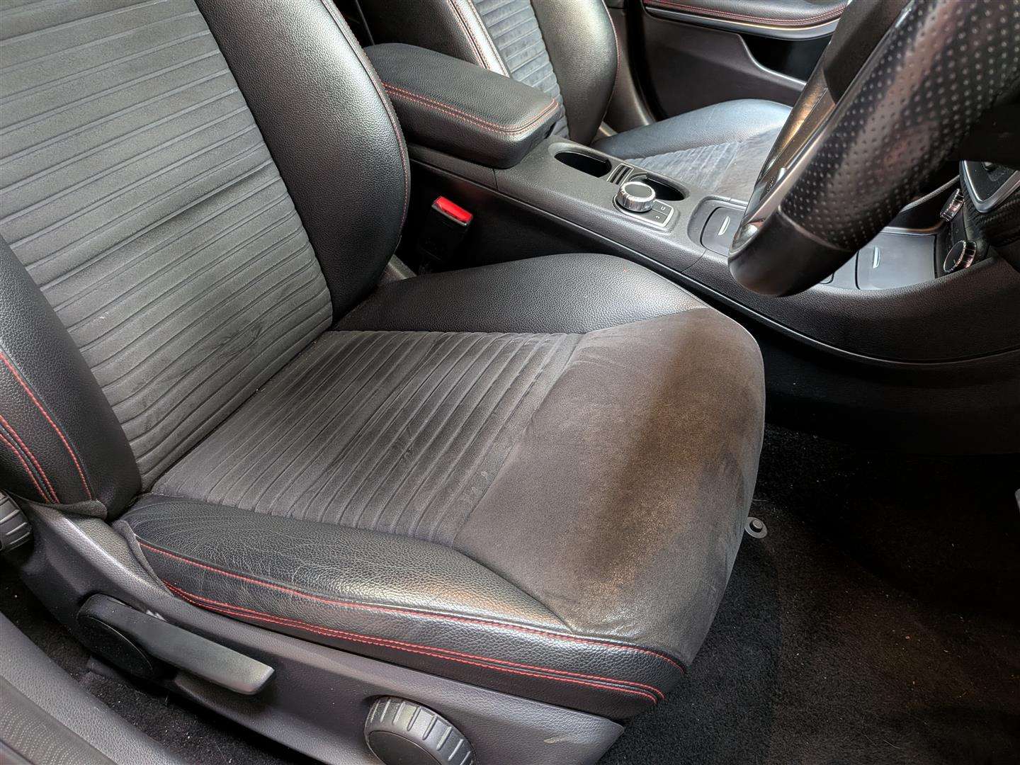 <p>2015 MERCEDES-BENZ A180 BLUE-CY AMG SPORT CD</p>