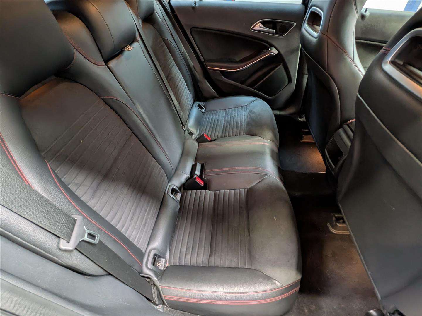 <p>2015 MERCEDES-BENZ A180 BLUE-CY AMG SPORT CD</p>