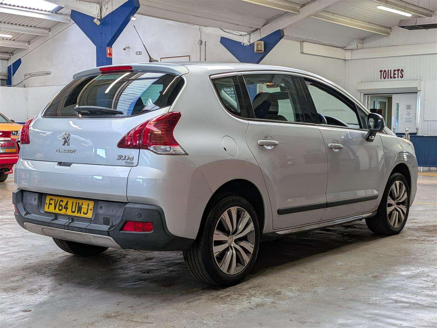 <p>2015 PEUGEOT 3008 ACTIVE E-HDI S-A</p>