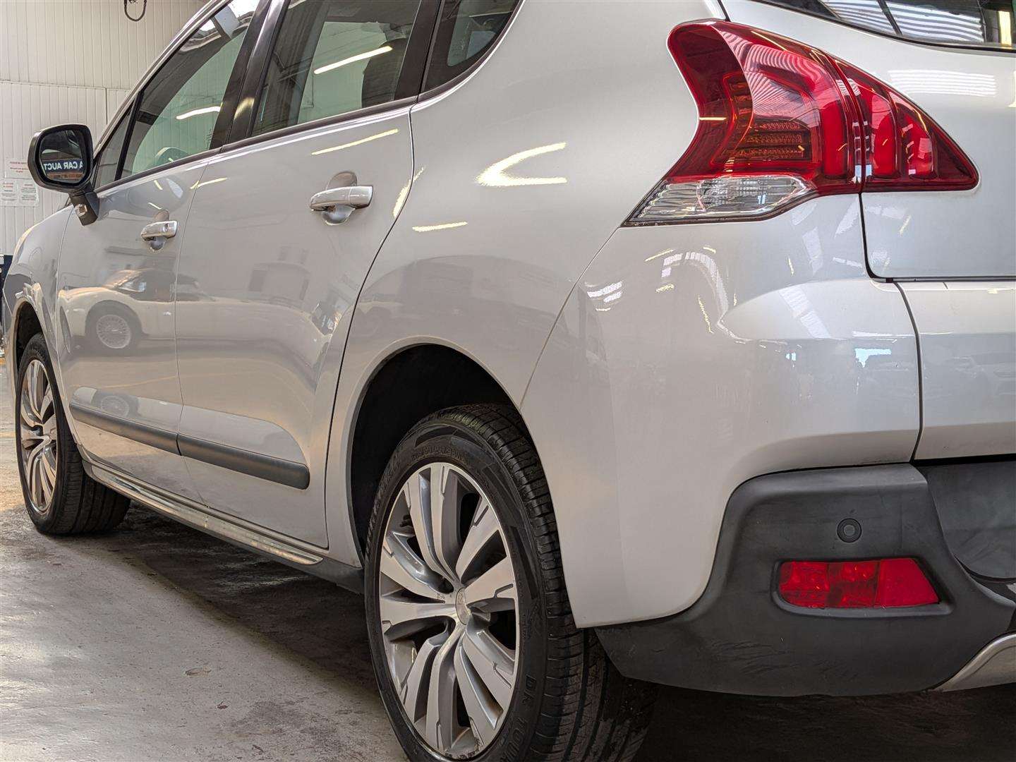 <p>2015 PEUGEOT 3008 ACTIVE E-HDI S-A</p>