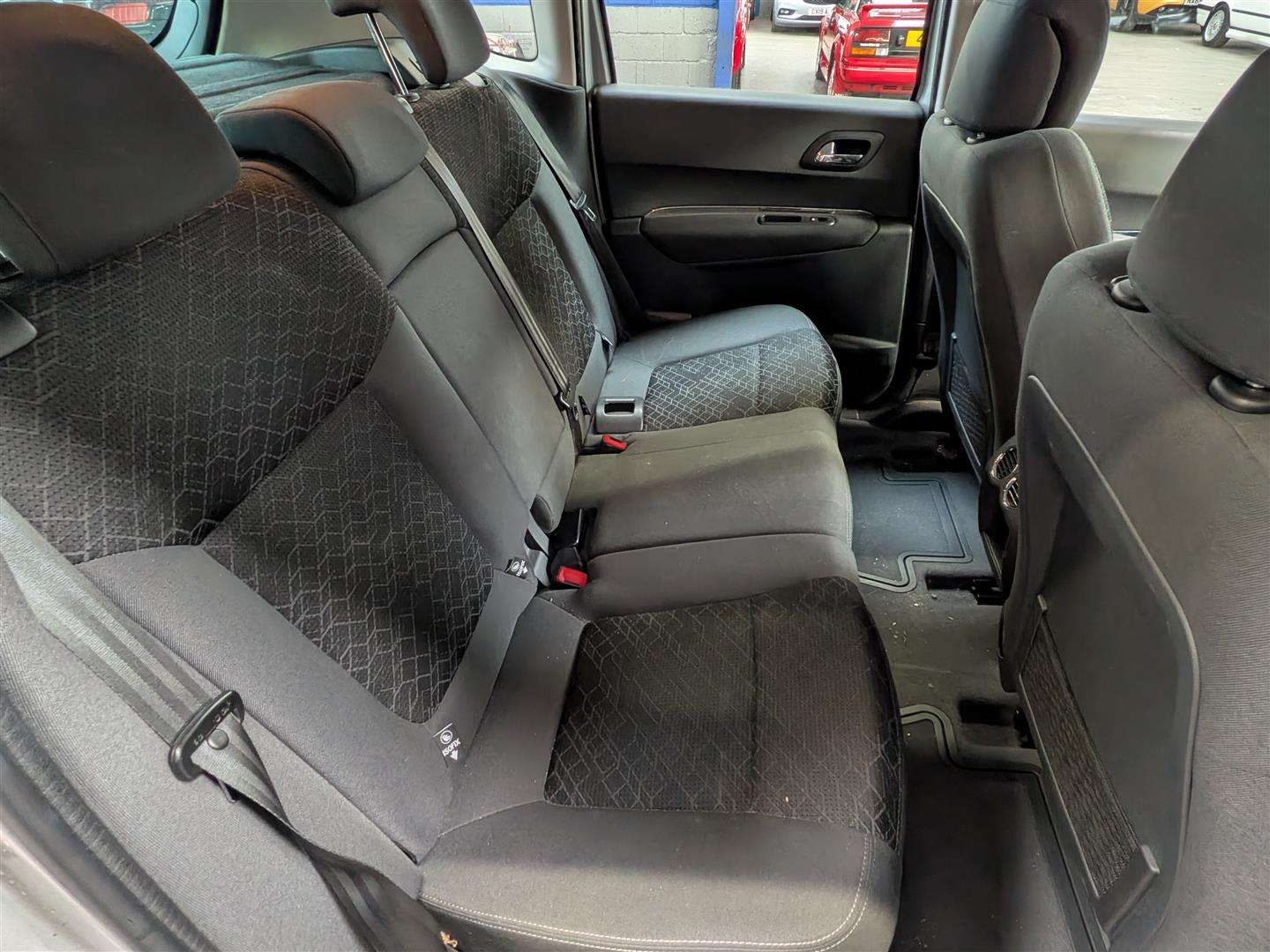 <p>2015 PEUGEOT 3008 ACTIVE E-HDI S-A</p>