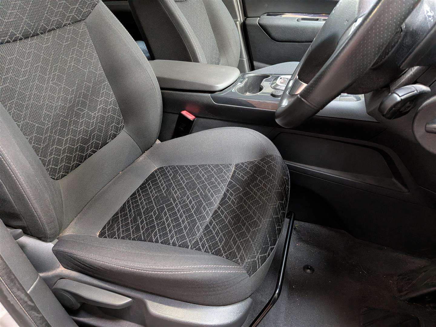 <p>2015 PEUGEOT 3008 ACTIVE E-HDI S-A</p>