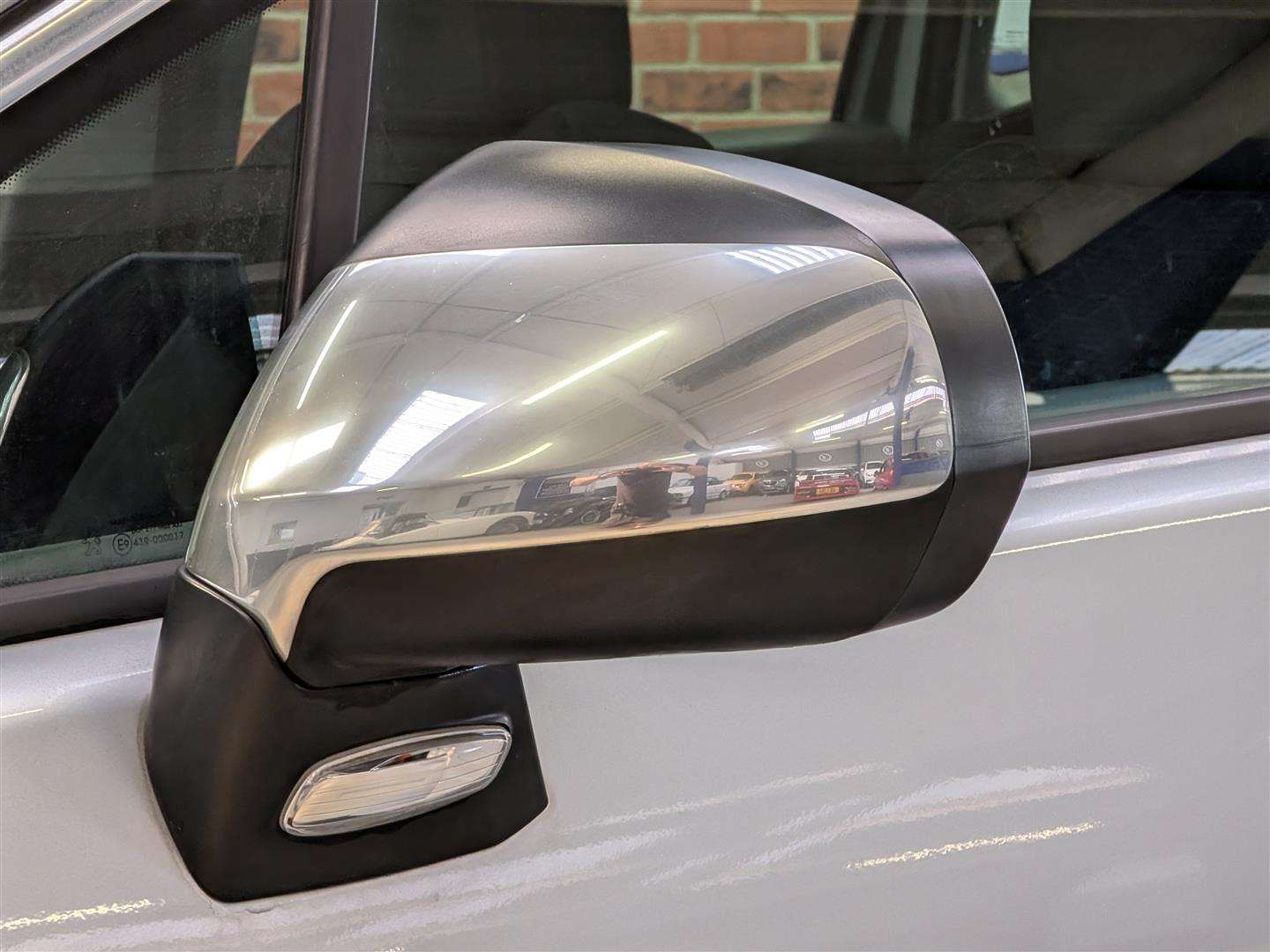 <p>2015 PEUGEOT 3008 ACTIVE E-HDI S-A</p>