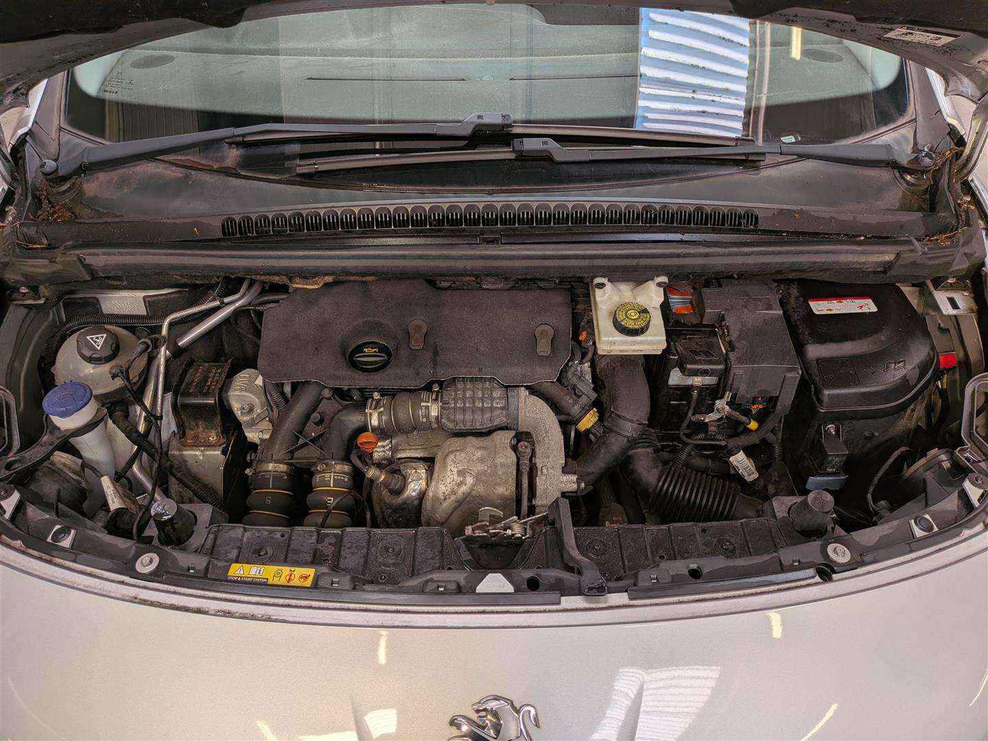 <p>2015 PEUGEOT 3008 ACTIVE E-HDI S-A</p>