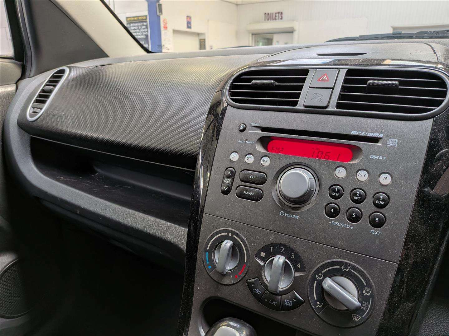 <p>2012 SUZUKI SPLASH SZ4 AUTO</p>