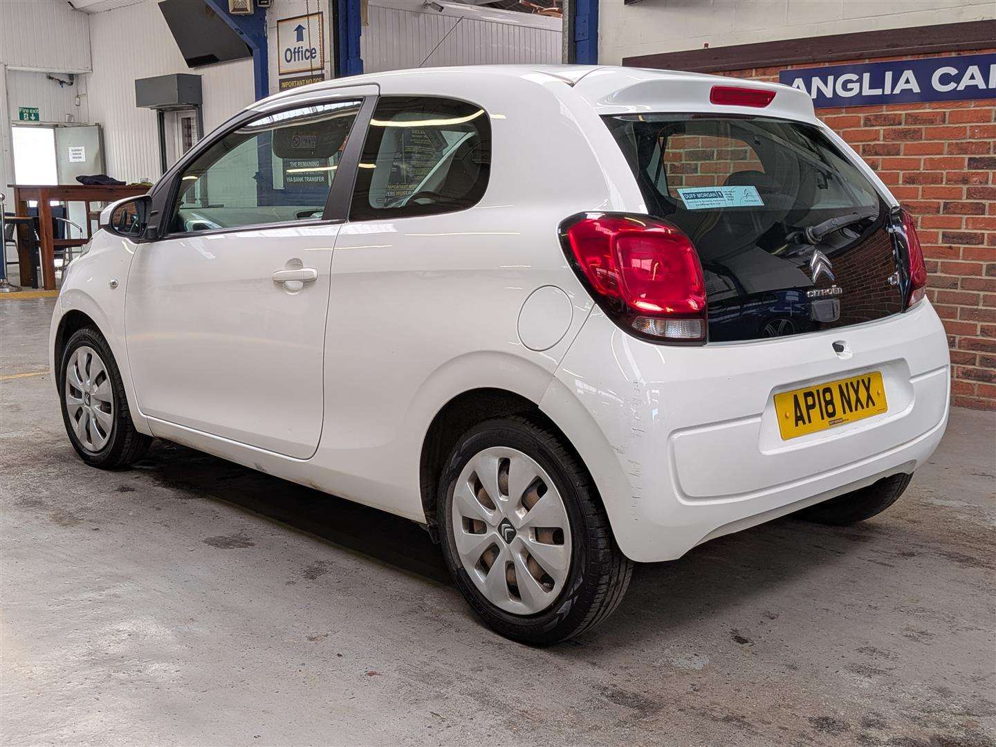 <p>2018 CITROEN C1 FEEL</p>