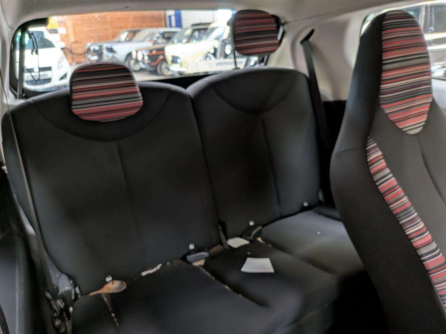<p>2018 CITROEN C1 FEEL</p>