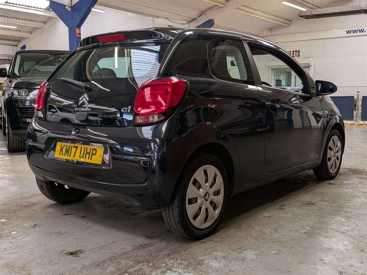 <p>2017 CITROEN C1 FEEL</p>
