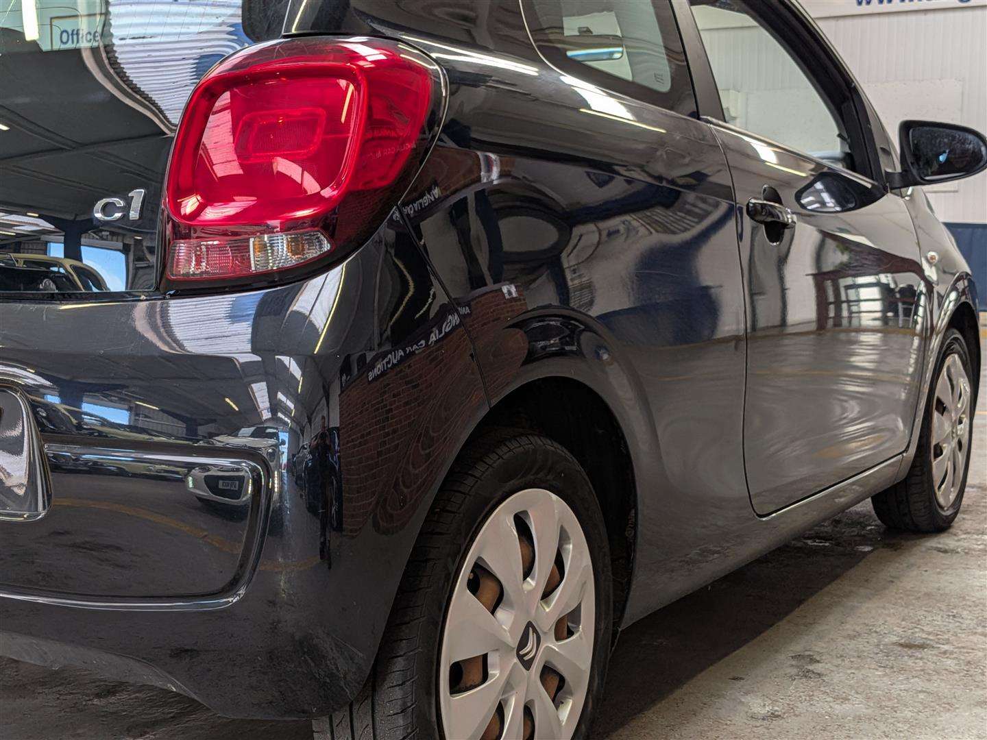 <p>2017 CITROEN C1 FEEL</p>