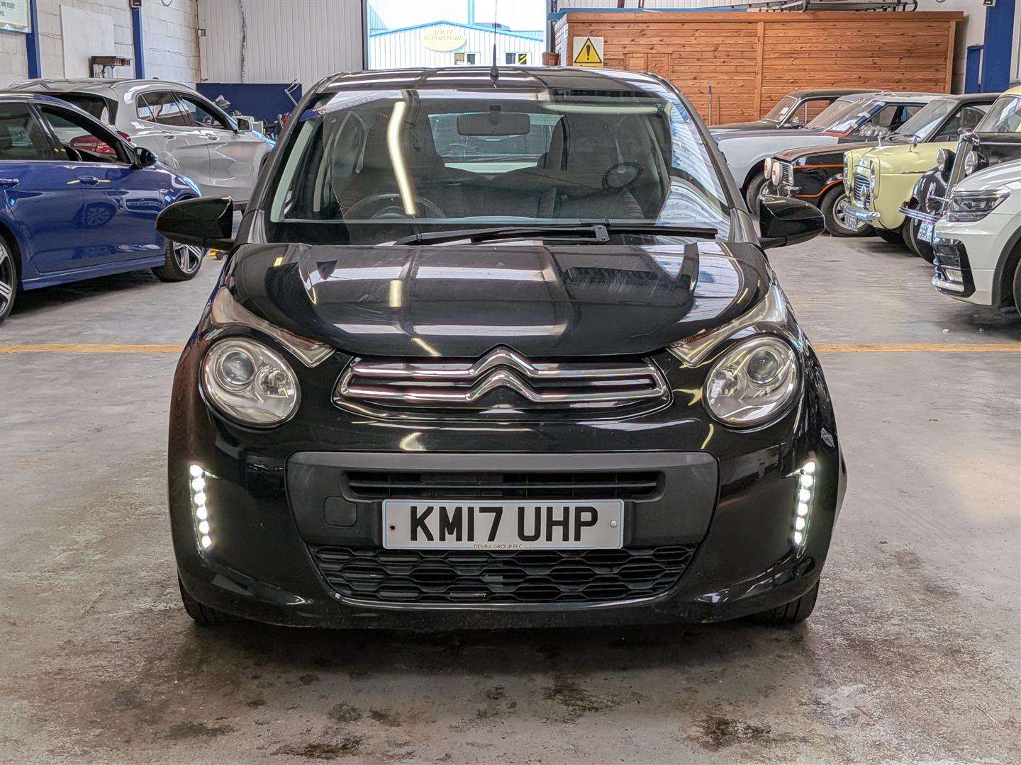 <p>2017 CITROEN C1 FEEL</p>