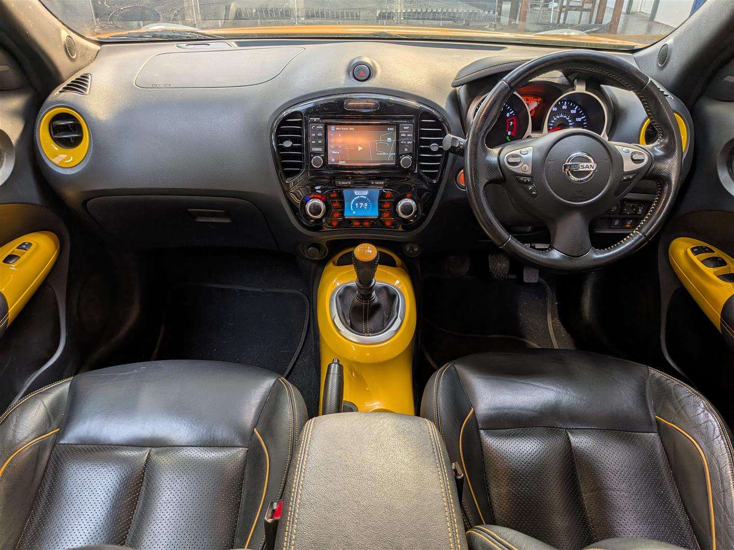 <p>2014 NISSAN JUKE TEKNA DIG-T</p>