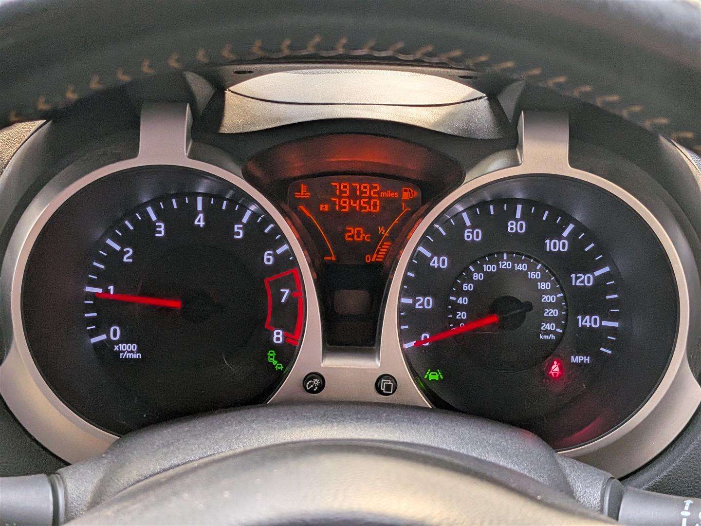 <p>2014 NISSAN JUKE TEKNA DIG-T</p>