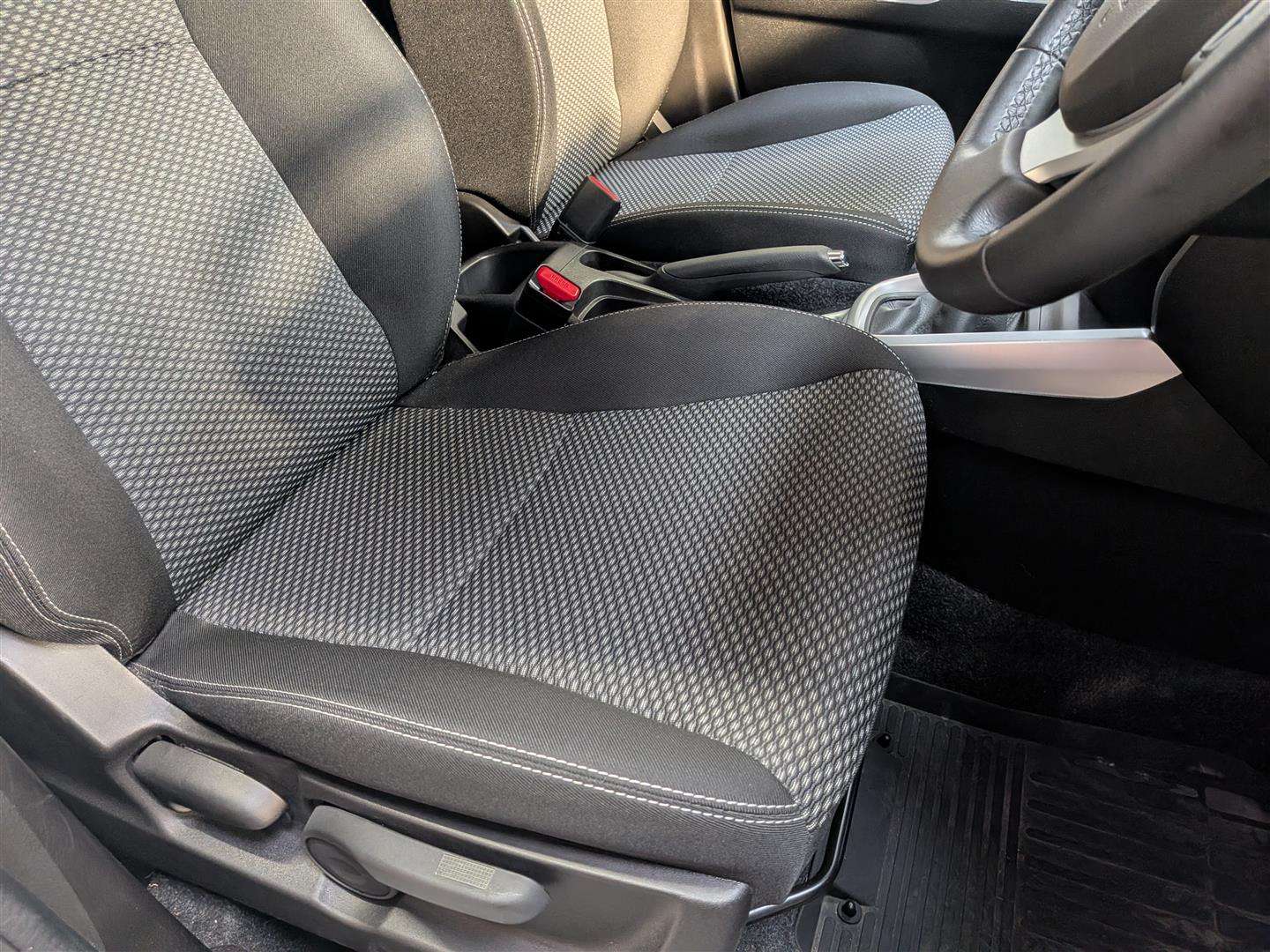 <p>2017 SUZUKI VITARA SZ-T</p>