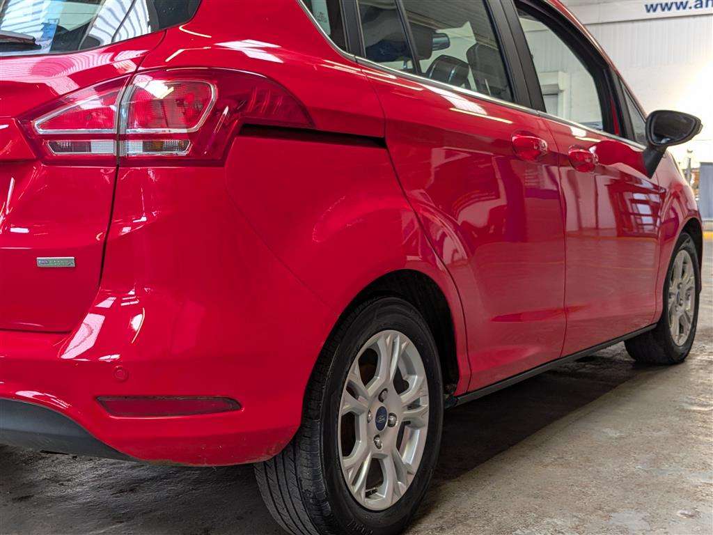 <p>2015 FORD B-MAX ZETEC TURBO</p>