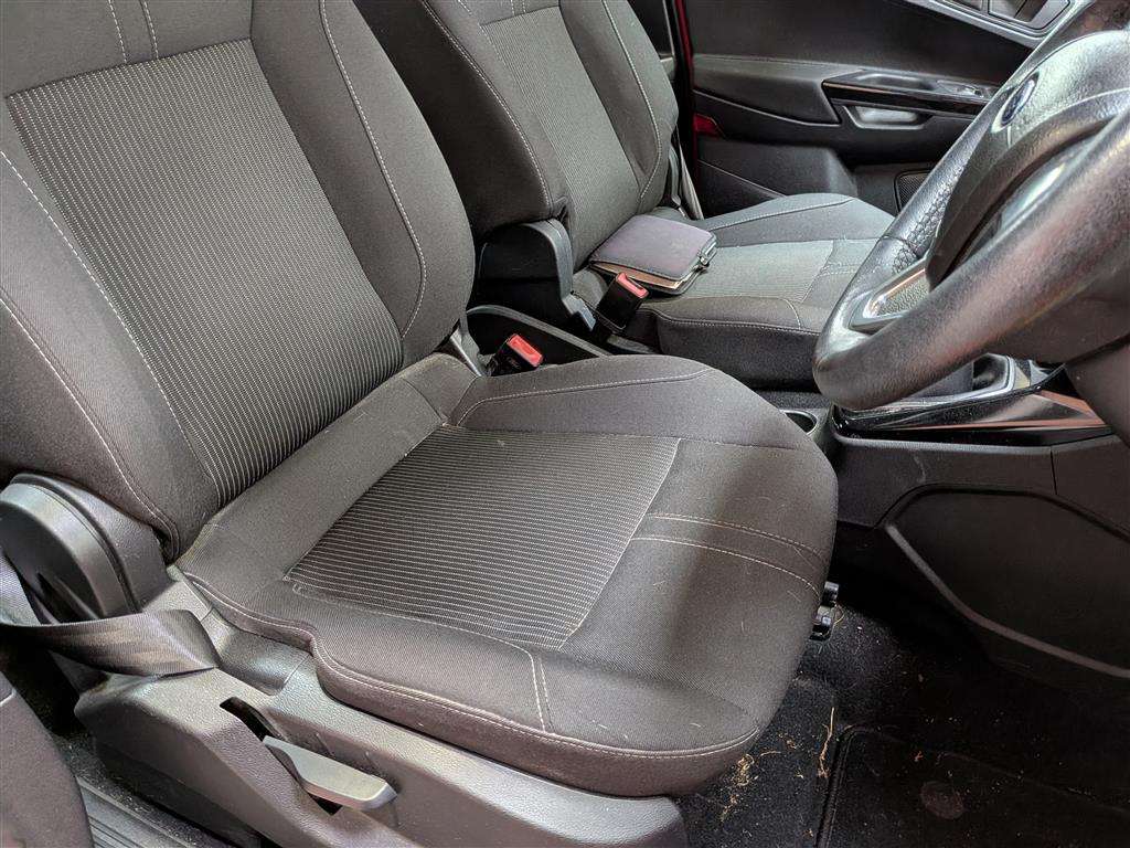 <p>2015 FORD B-MAX ZETEC TURBO</p>