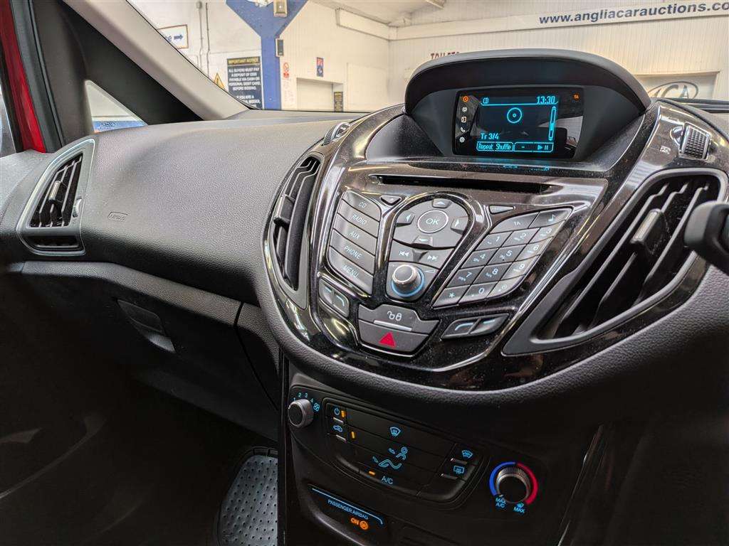 <p>2015 FORD B-MAX ZETEC TURBO</p>