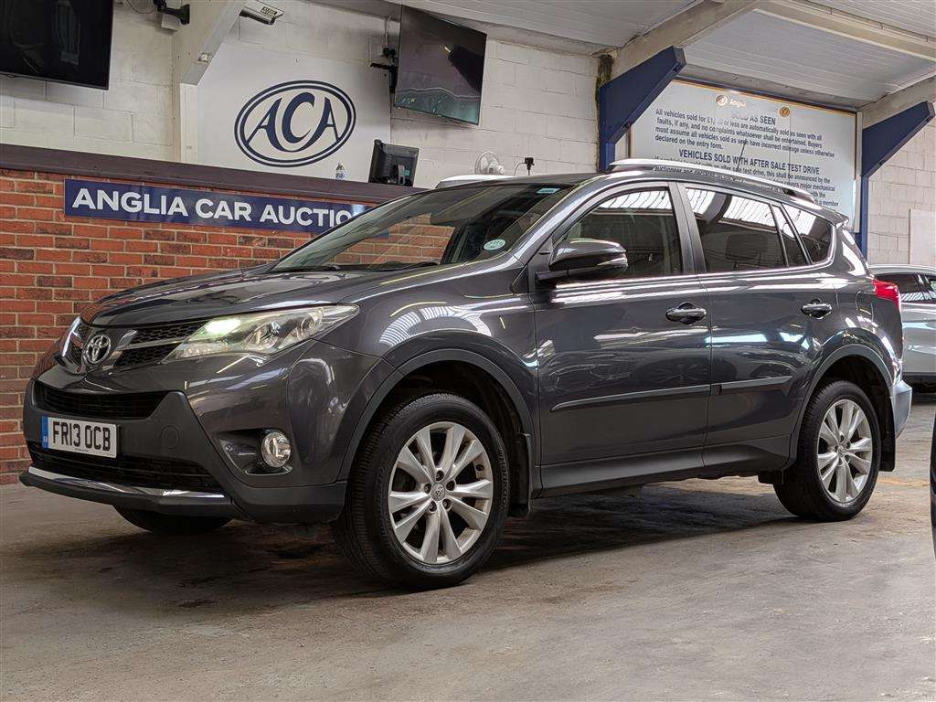 <p>2013 TOYOTA RAV4 INVINCIBLE D-4D</p>