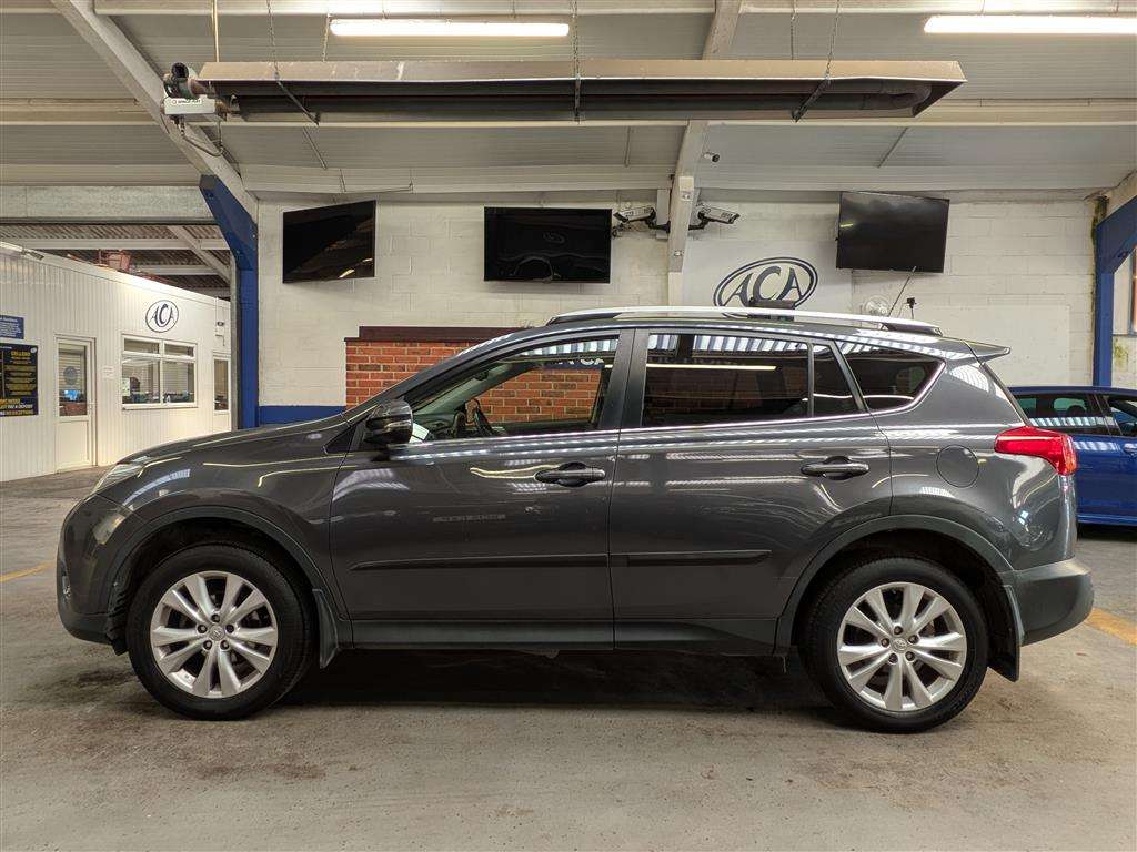 <p>2013 TOYOTA RAV4 INVINCIBLE D-4D</p>