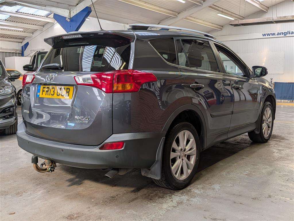<p>2013 TOYOTA RAV4 INVINCIBLE D-4D</p>