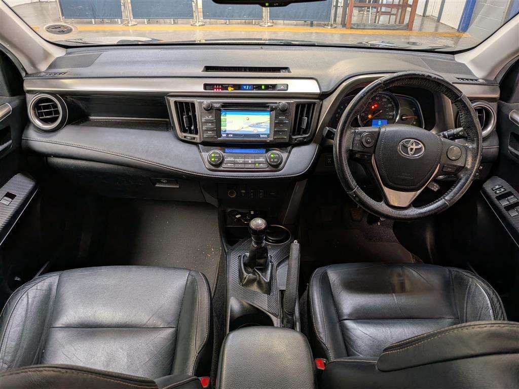 <p>2013 TOYOTA RAV4 INVINCIBLE D-4D</p>