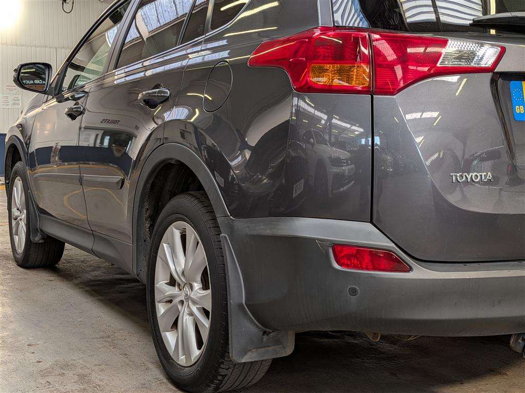 <p>2013 TOYOTA RAV4 INVINCIBLE D-4D</p>