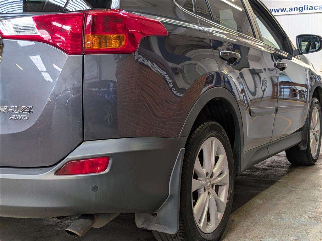 <p>2013 TOYOTA RAV4 INVINCIBLE D-4D</p>