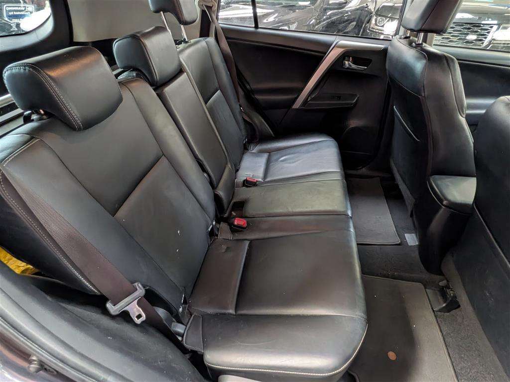 <p>2013 TOYOTA RAV4 INVINCIBLE D-4D</p>
