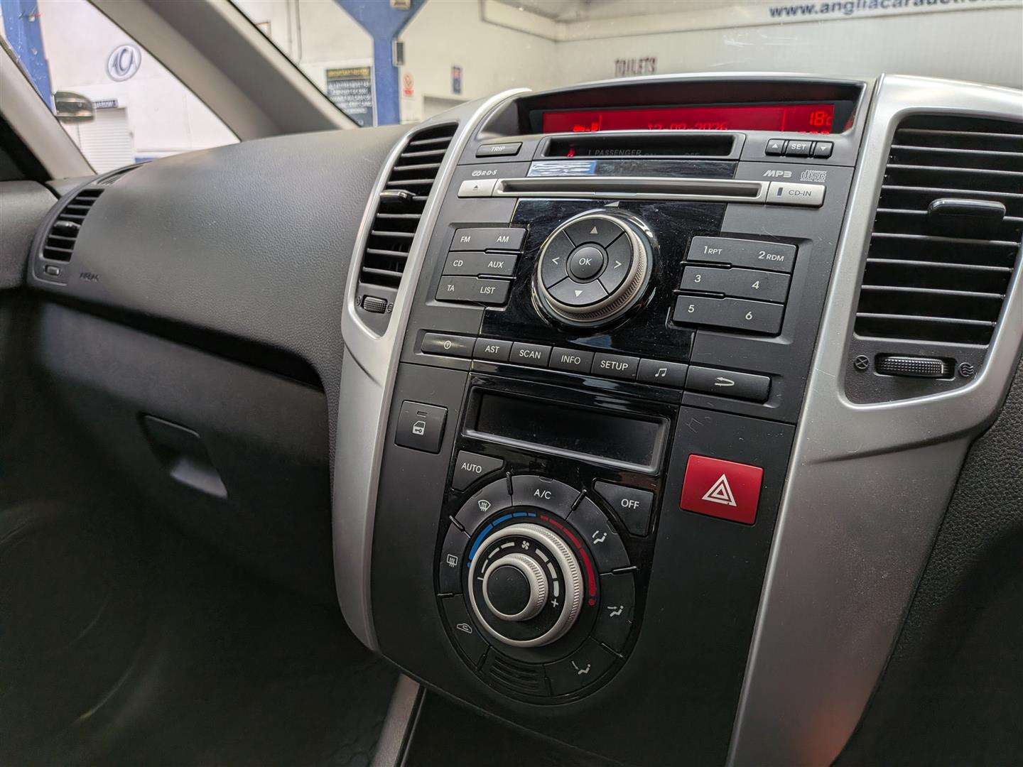 <p>2010 KIA VENGA 3</p>