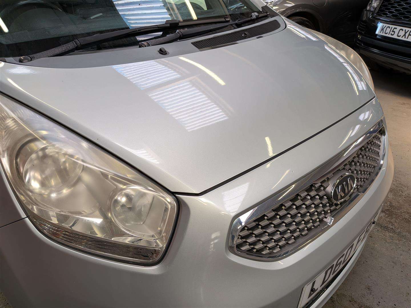 <p>2010 KIA VENGA 3</p>