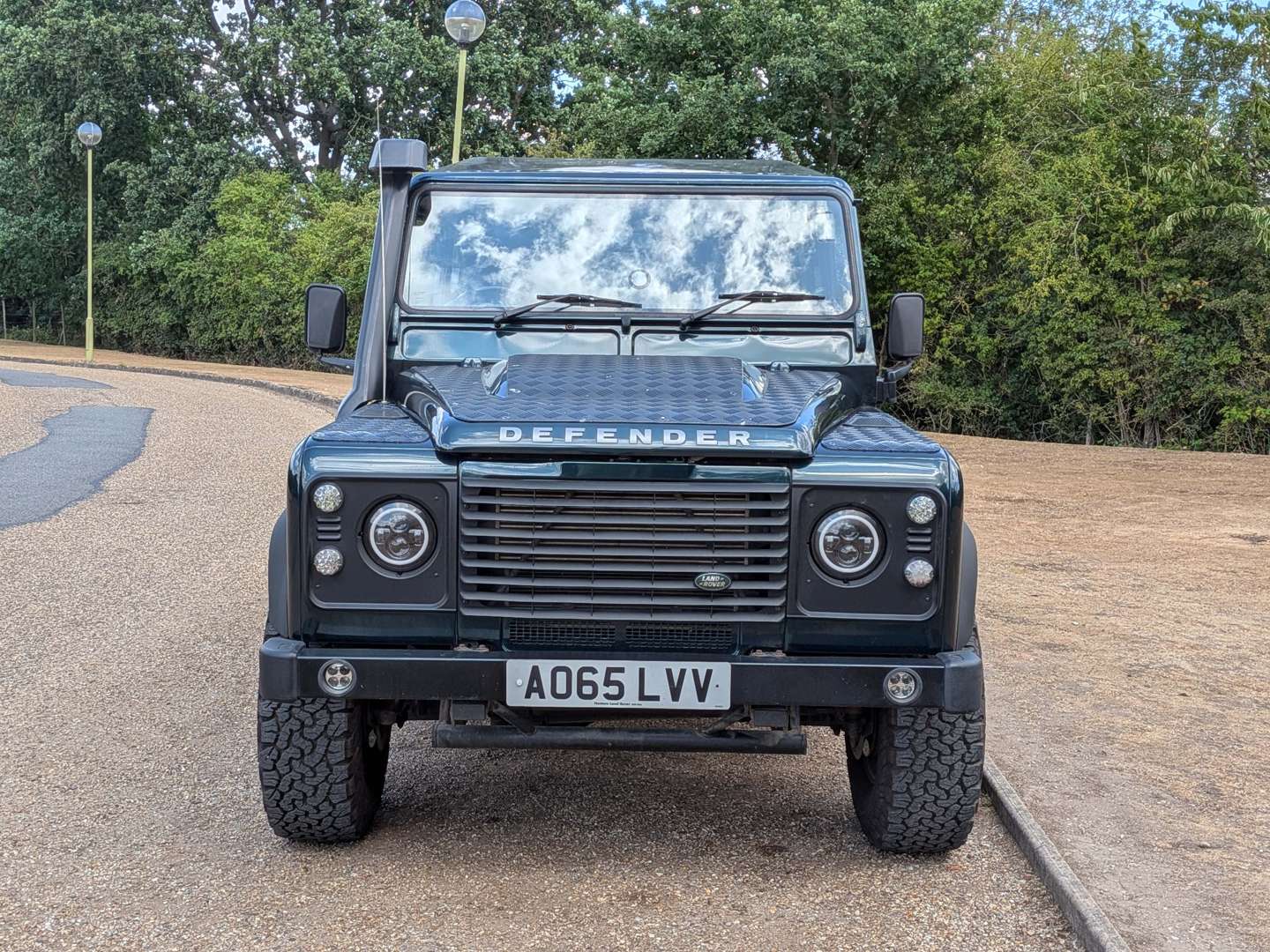 <p>2015 LAND ROVER DEFENDER 90</p>