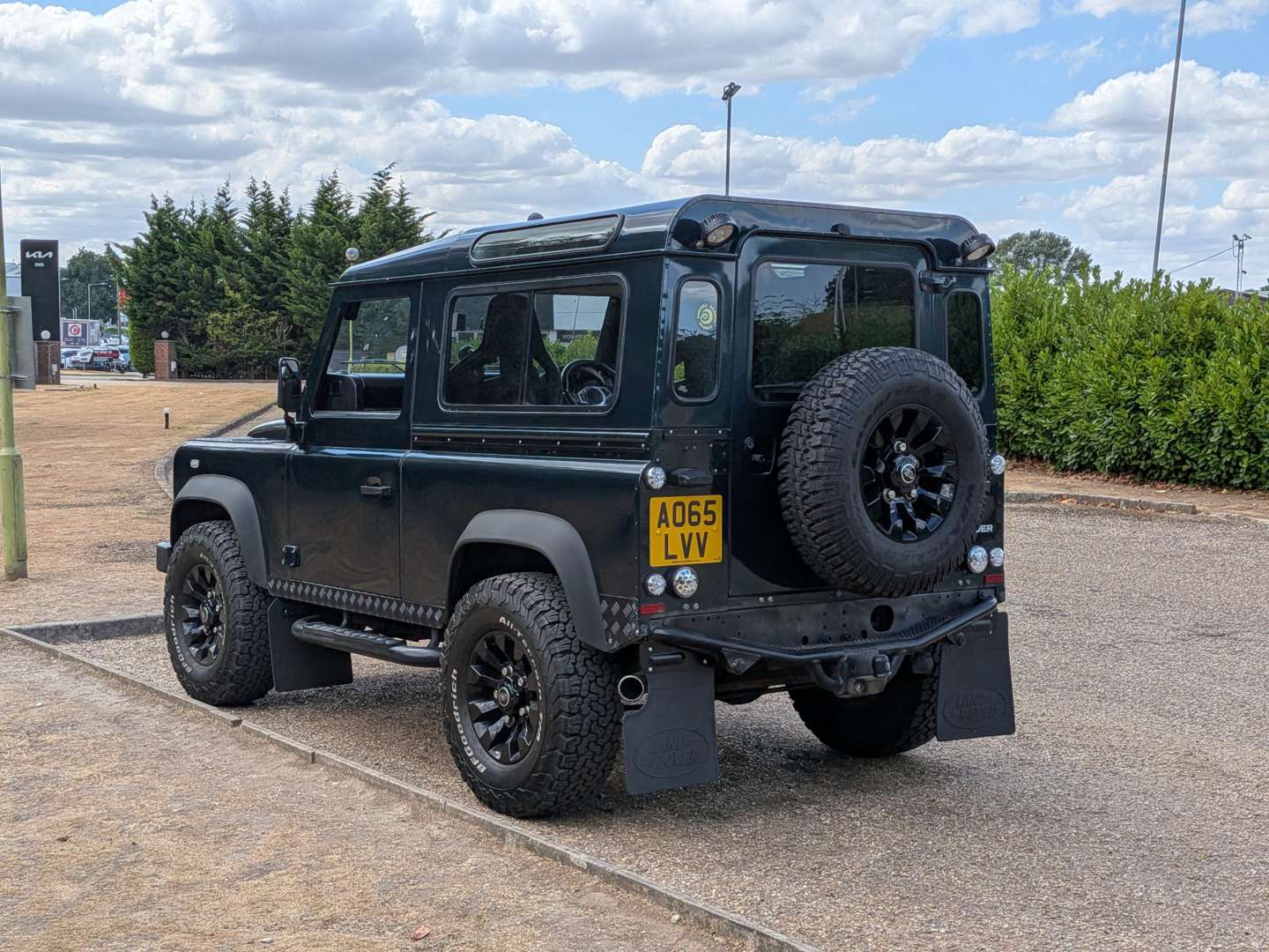 <p>2015 LAND ROVER DEFENDER 90</p>