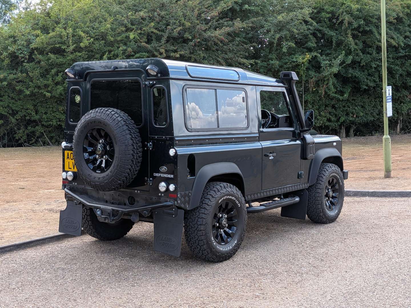 <p>2015 LAND ROVER DEFENDER 90</p>