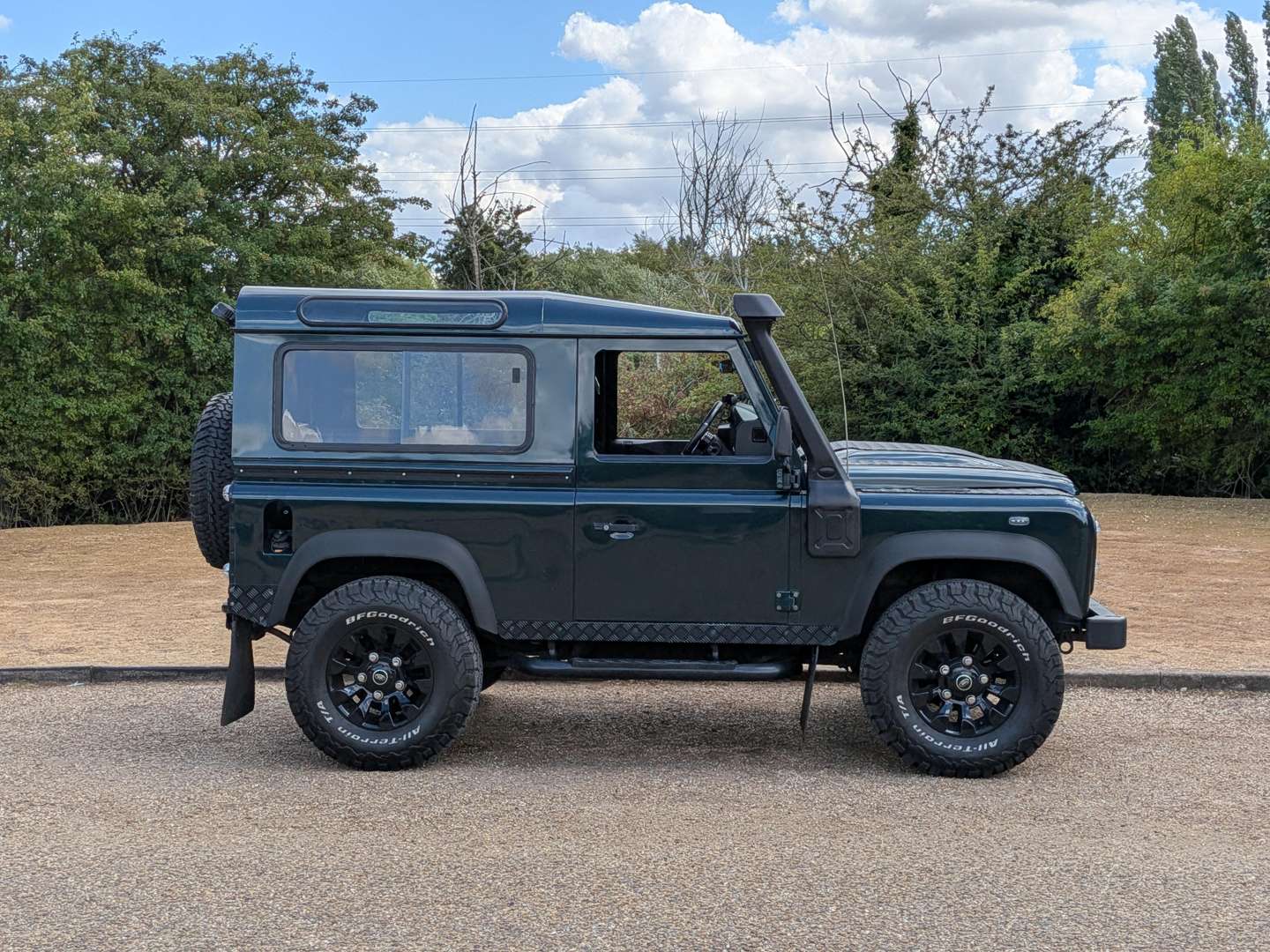 <p>2015 LAND ROVER DEFENDER 90</p>